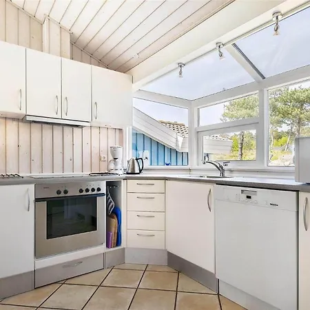 1327 Aakirkeby - Holsteroddevej 15 Nyaraló Vester Sømarken