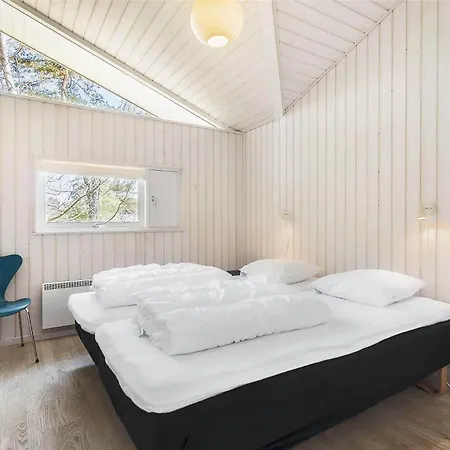 Nyaraló 1327 Aakirkeby - Holsteroddevej 15 *