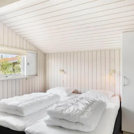 Nyaraló 1327 Aakirkeby - Holsteroddevej 15 *