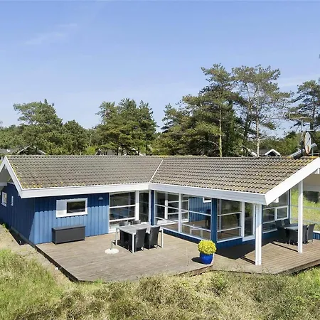 1327 Aakirkeby - Holsteroddevej 15 Nyaraló